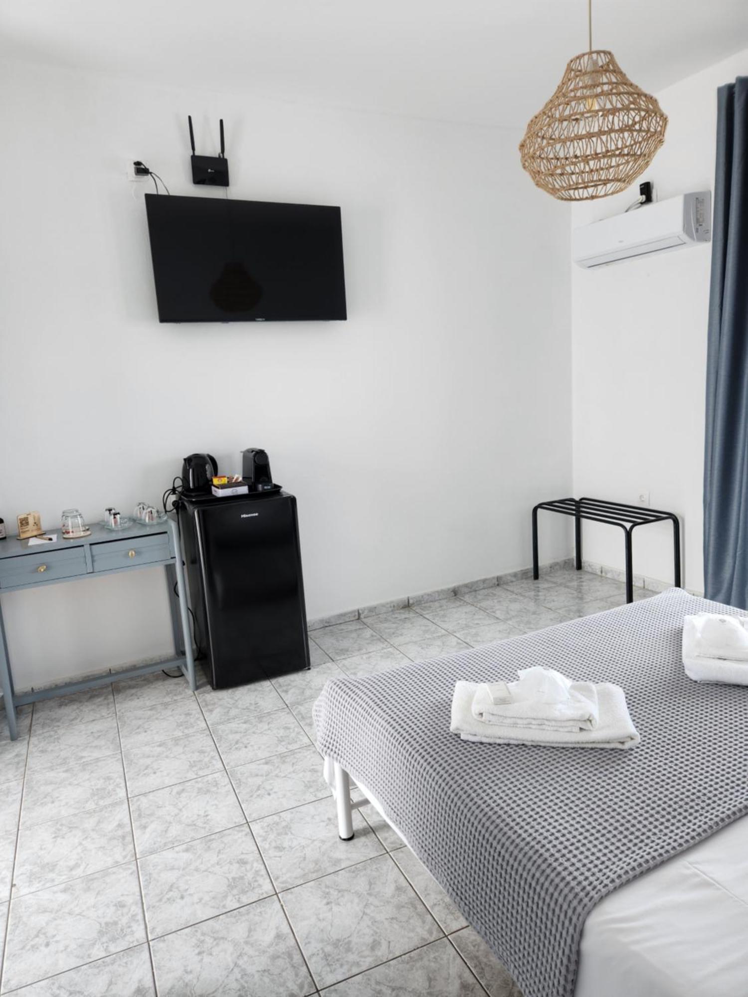 Eleios Hotel Serifos Ливадион Экстерьер фото